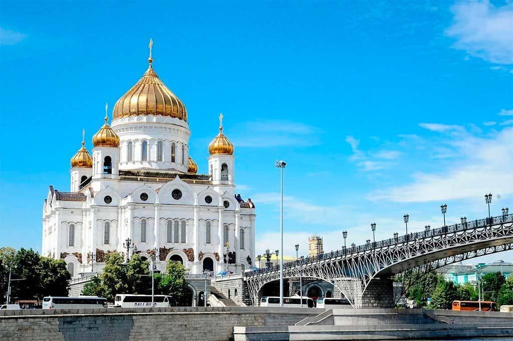 Храм Христа Спасителя и Патриарший мост